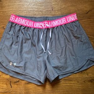 Women’s Under Armour shorts, size Small. Never worn